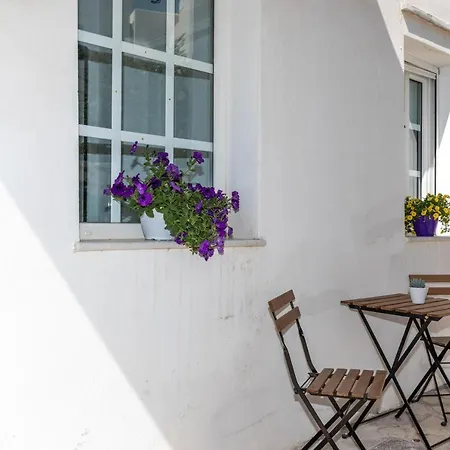 Manouk's Two Bedroom Apartment Naxos City