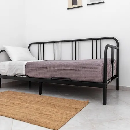 Manouk's Two Bedroom Apartment Naxos City