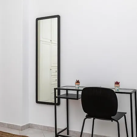 Manouk's Two Bedroom Apartment Naxos City